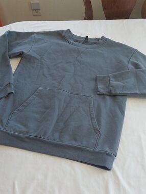 Mondetta Crewneck Sweatshirt in Slate Blue.Size Small